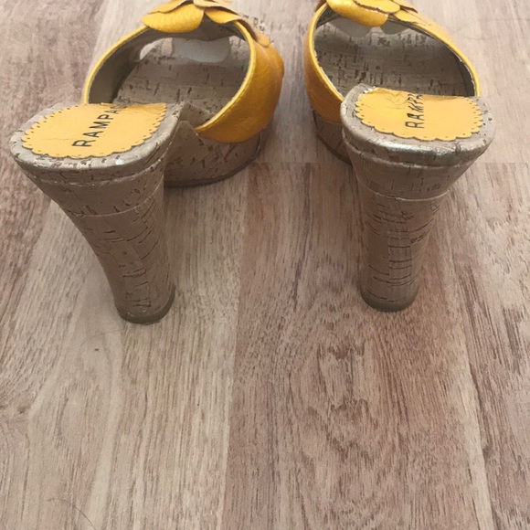 Rampage yellow sandals - Picture 2 of 5